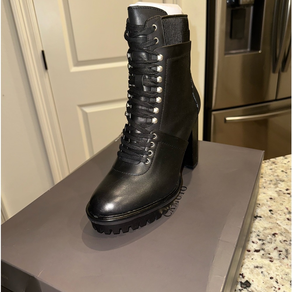 BRAND NEW Vince Camuto boots